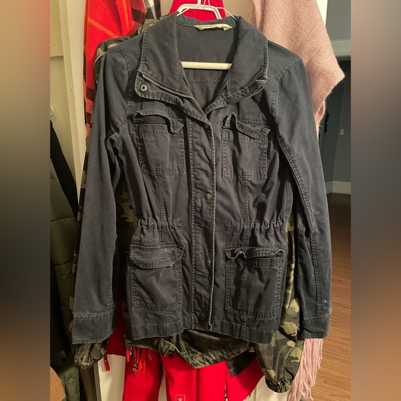 Women’s Hollister spring/coat - Picture 3 of 3